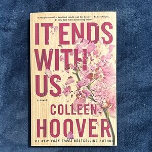 It Ends With Us by Colleen Hoover Book